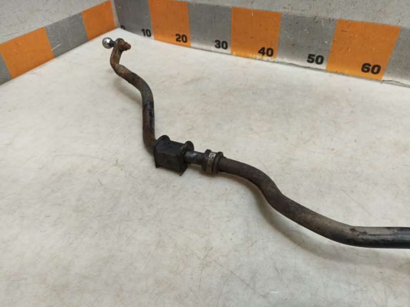 Стабилизатор передний