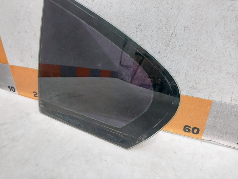Стекло двери задней левой