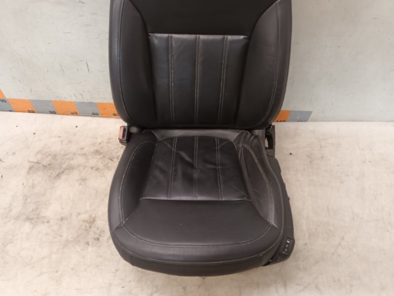 Сиденье переднее левое