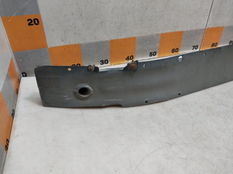 Усилитель переднего бампера