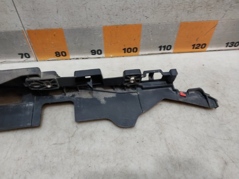 Кожух замка капота