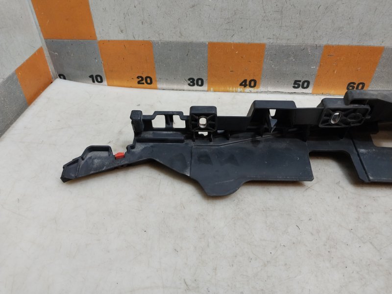 Кожух замка капота