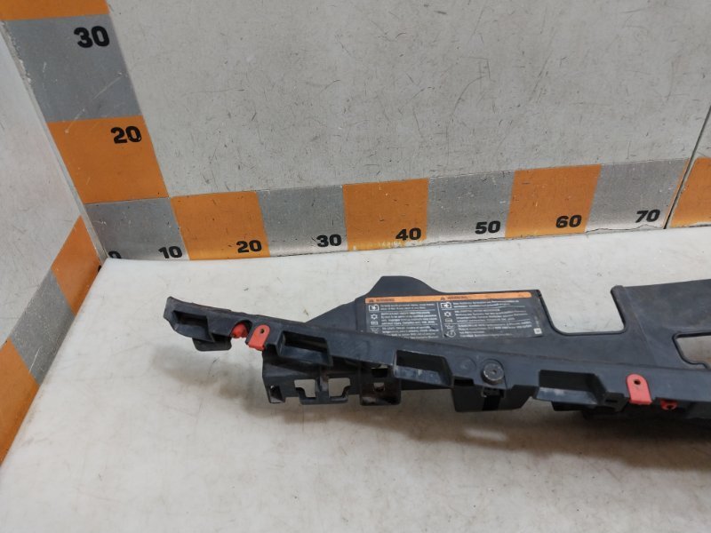 Кожух замка капота