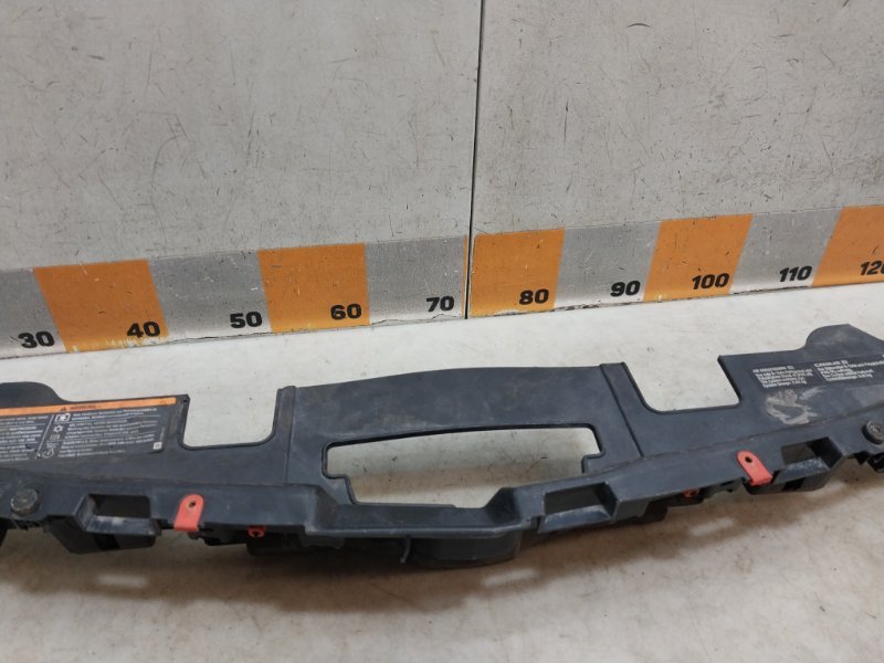 Кожух замка капота