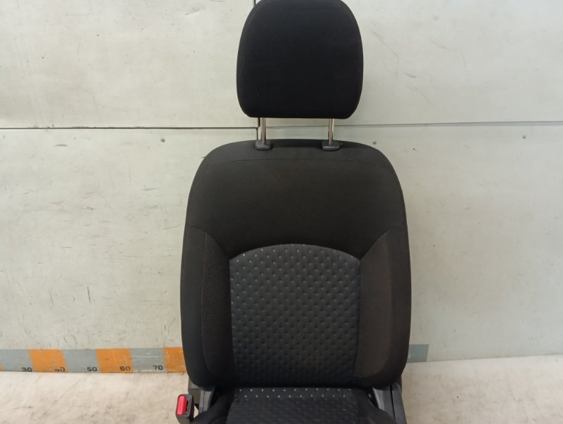 Сиденье переднее левое