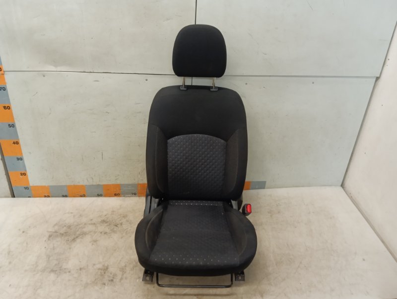 Сиденье переднее правое