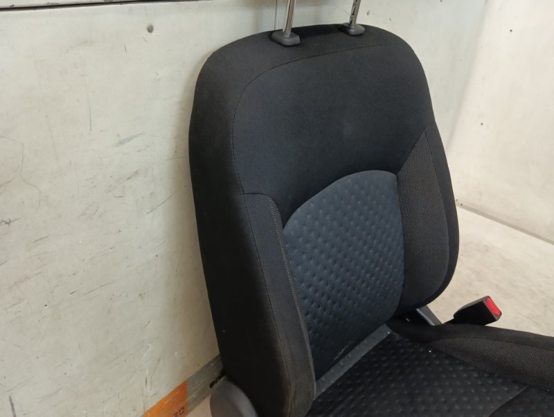 Сиденье переднее правое