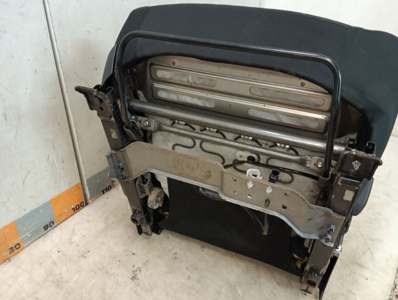 Сиденье переднее правое