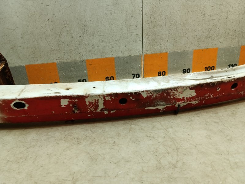 Усилитель переднего бампера