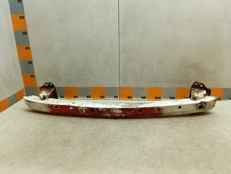 Усилитель переднего бампера