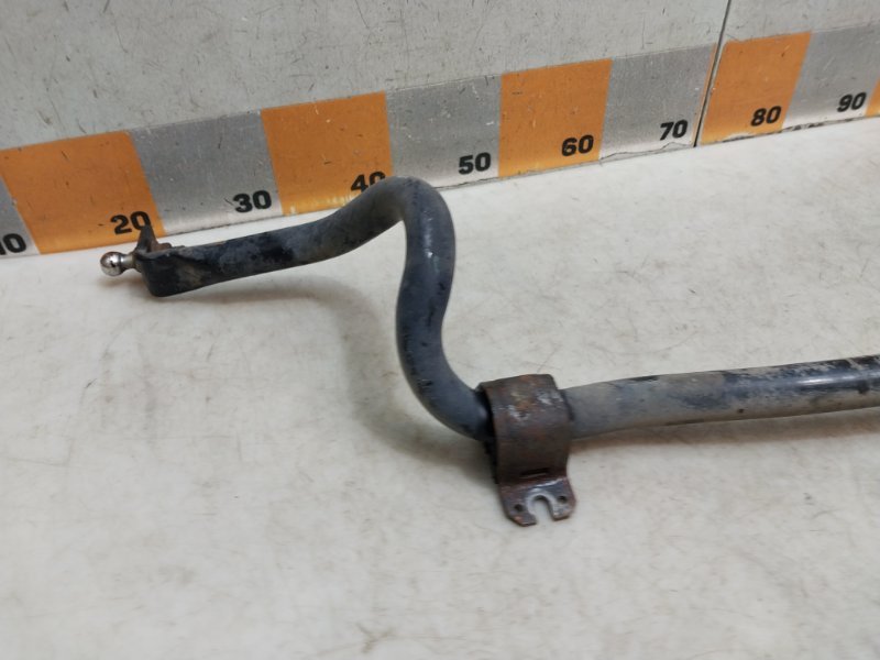 Стабилизатор передний