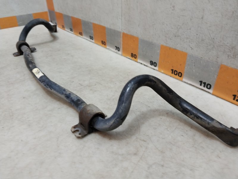 Стабилизатор передний