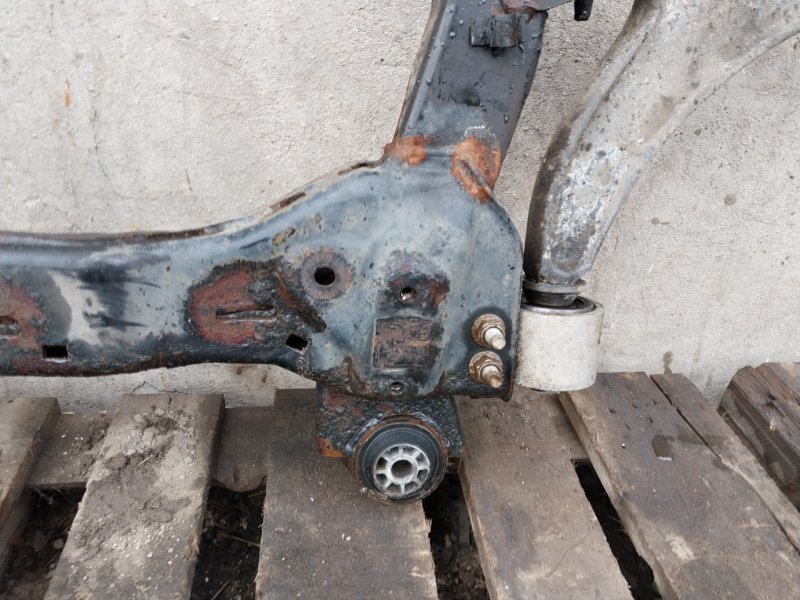 Балка подмоторная