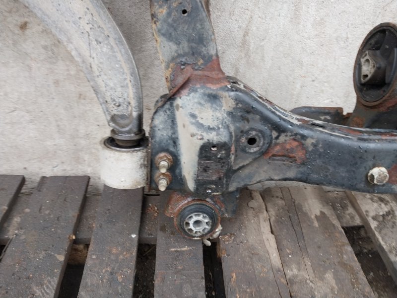 Балка подмоторная