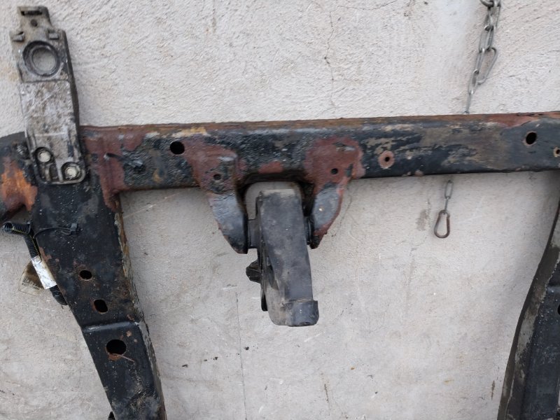 Балка подмоторная