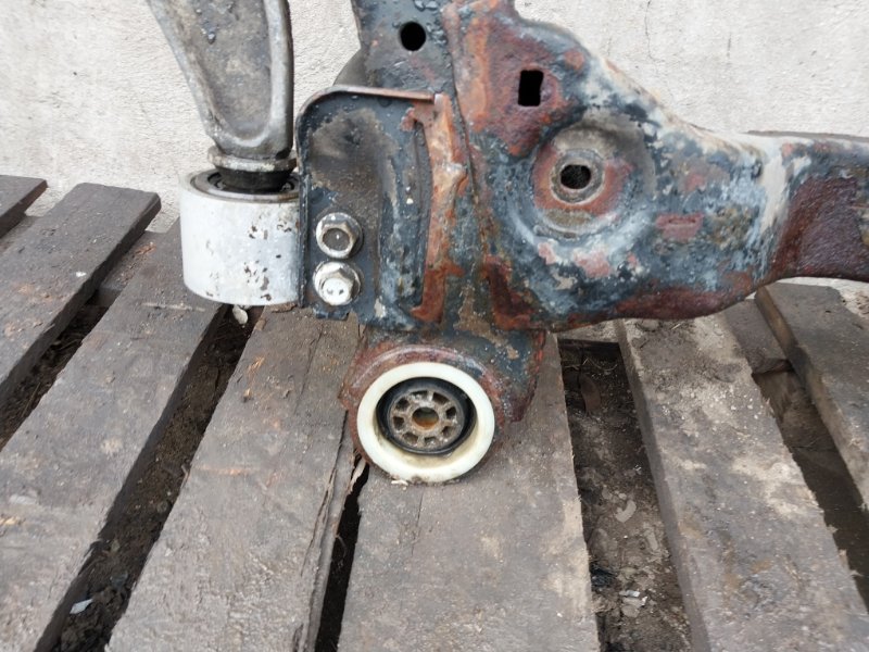 Балка подмоторная