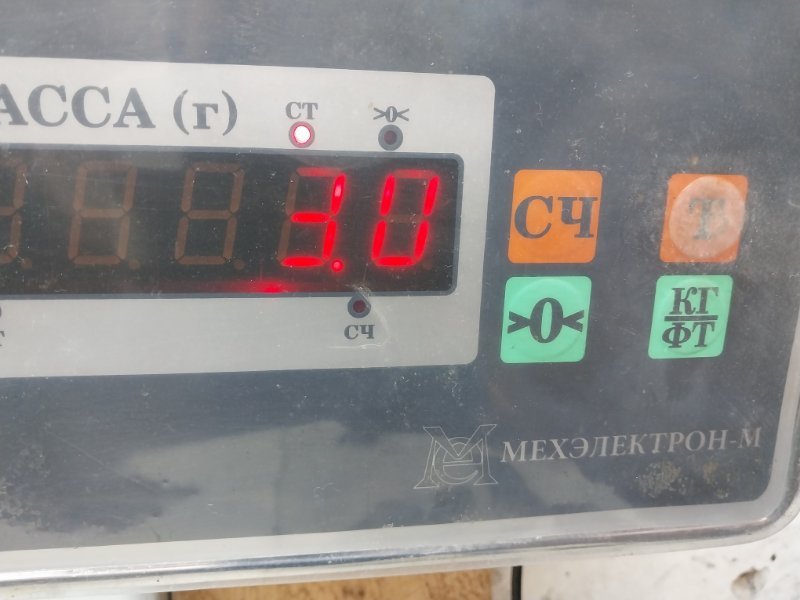 Стекло двери передней правой