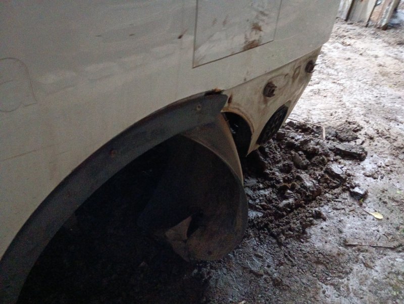 Кузовной элемент