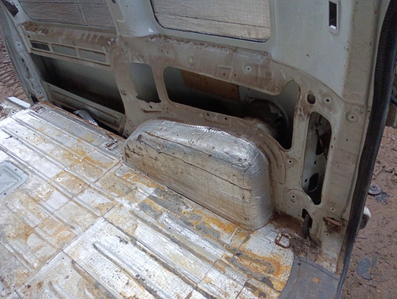 Крыло заднее правое