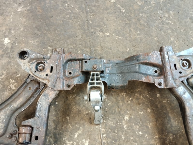 Балка подмоторная