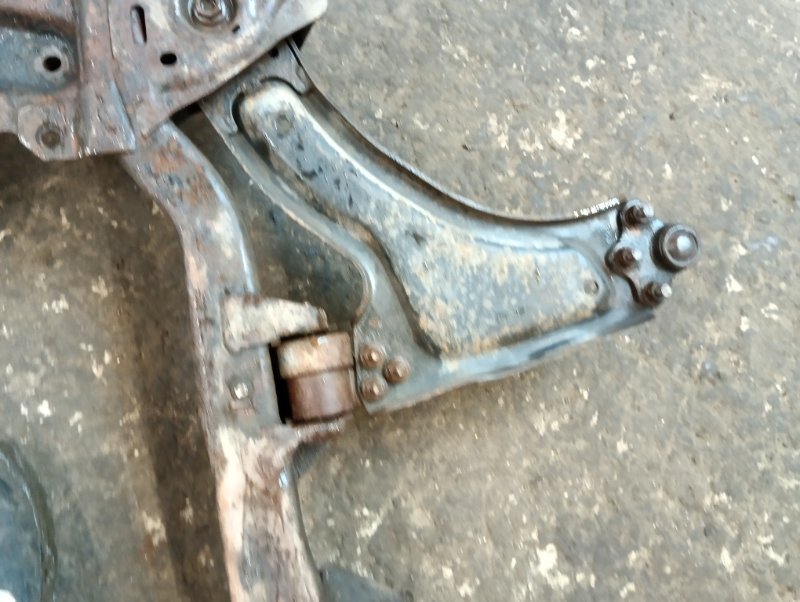 Балка подмоторная