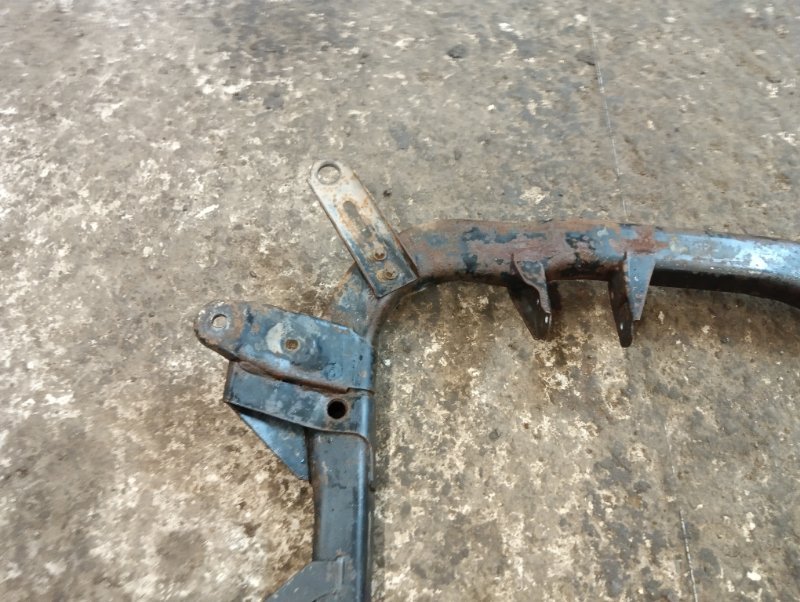 Балка подмоторная