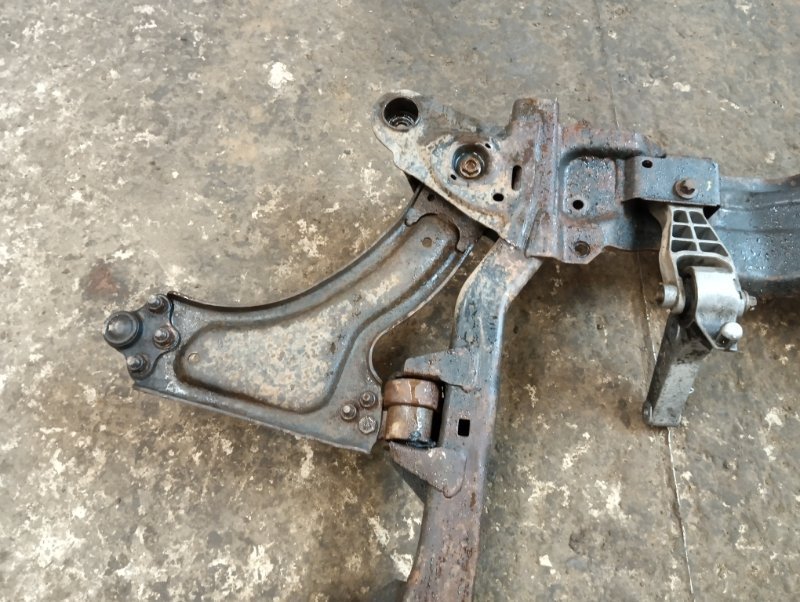 Балка подмоторная