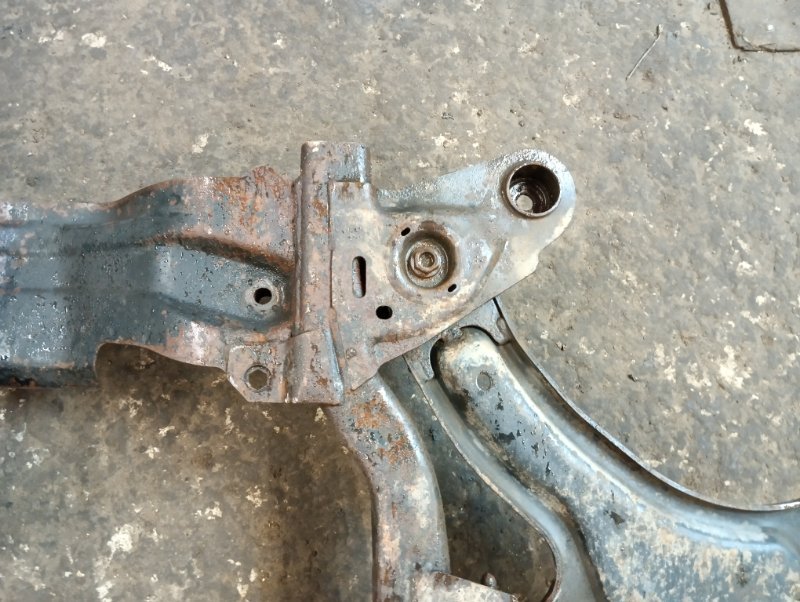 Балка подмоторная