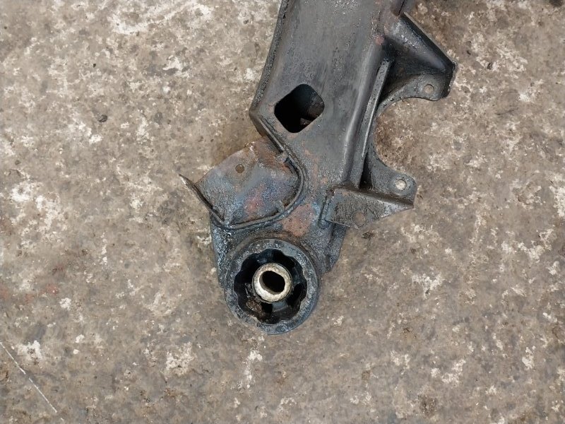 Балка подмоторная