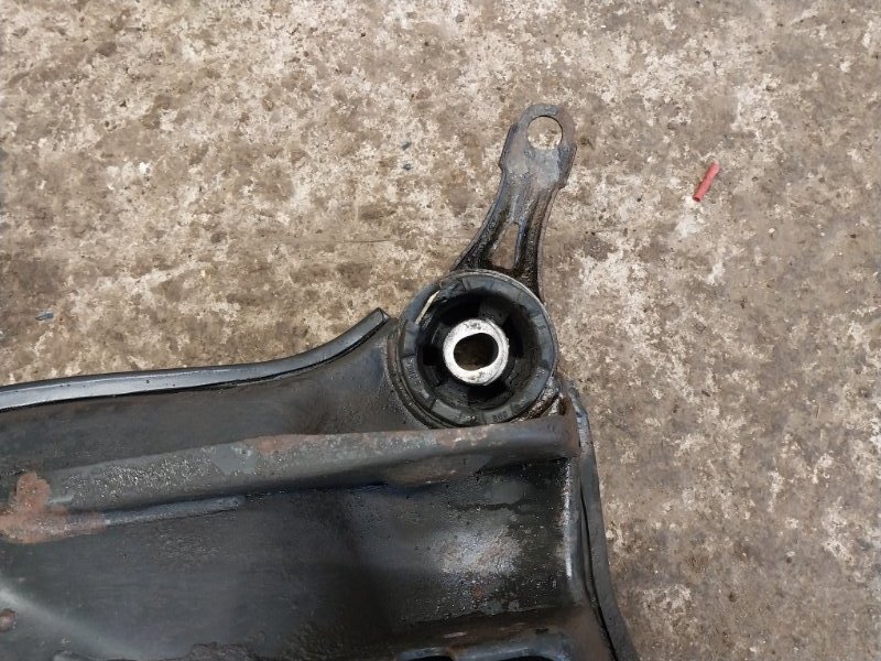 Балка подмоторная