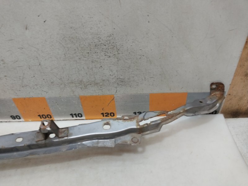 Усилитель переднего бампера