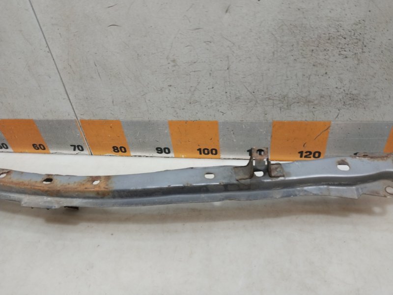 Усилитель переднего бампера