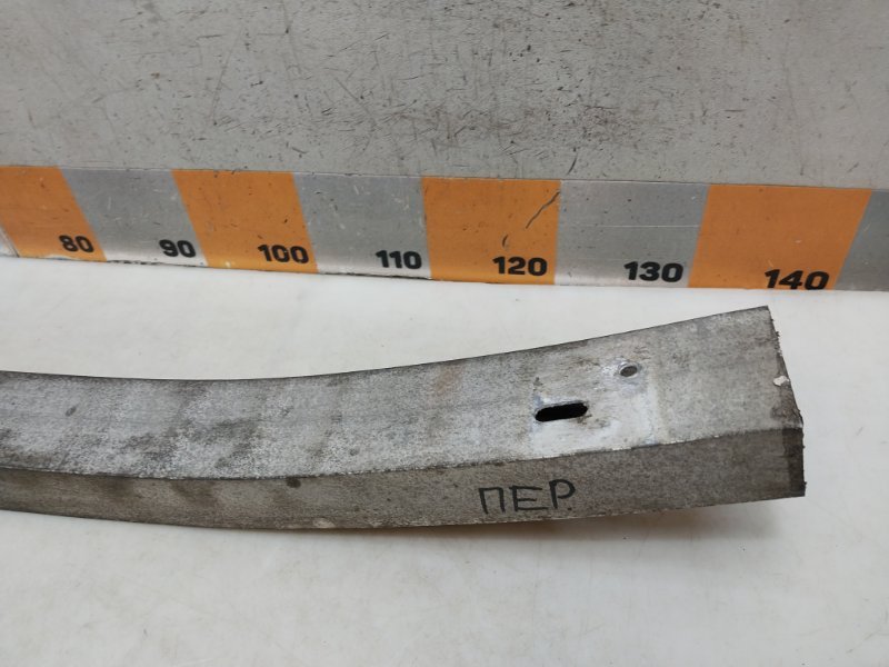 Усилитель переднего бампера