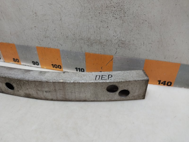 Усилитель переднего бампера