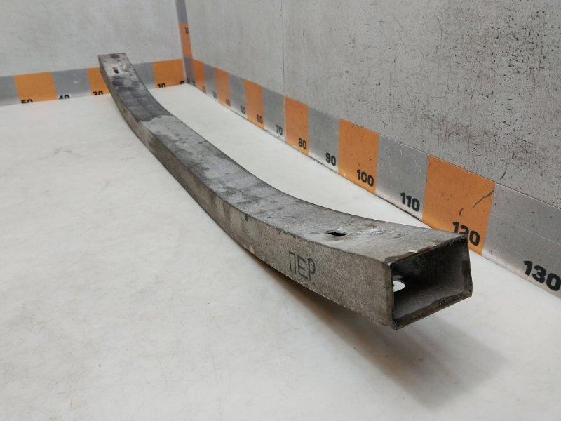 Усилитель переднего бампера