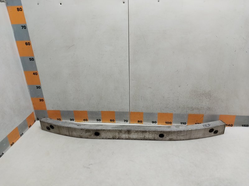 Усилитель переднего бампера