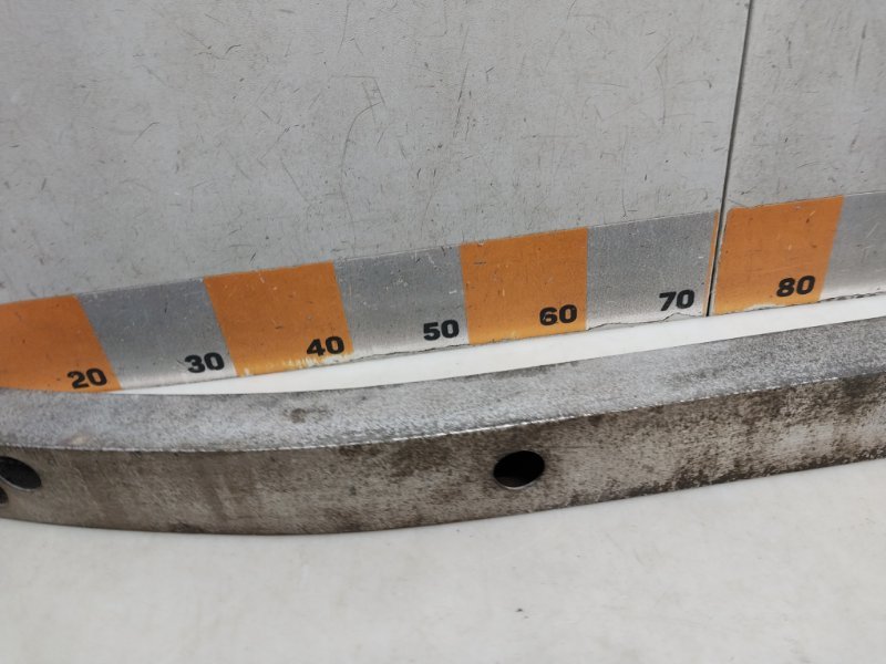 Усилитель переднего бампера