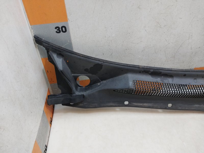 Решетка стеклоочистителей (Жабо)