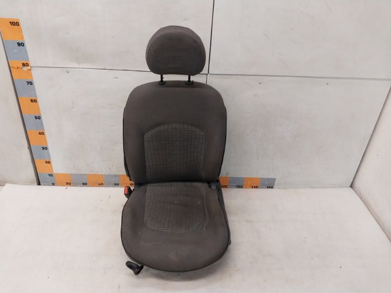 Сиденье переднее левое