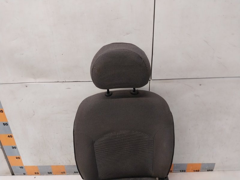 Сиденье переднее левое