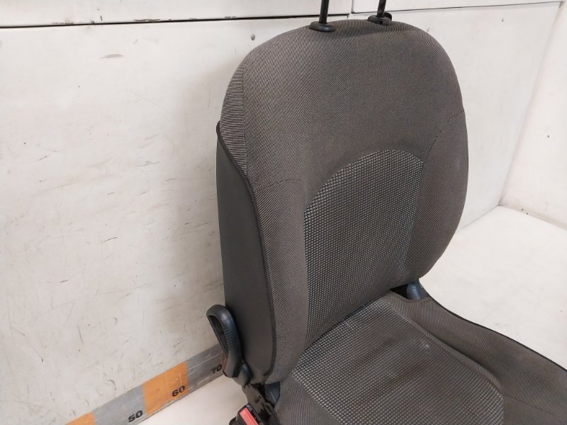 Сиденье переднее левое