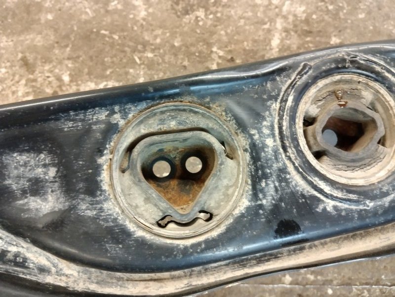 Балка задняя