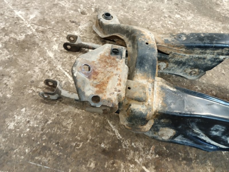 Балка задняя