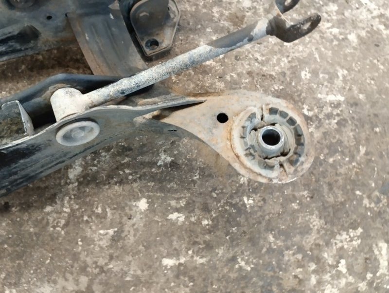 Балка задняя