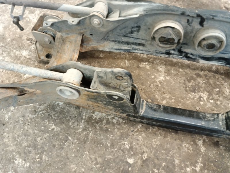 Балка задняя