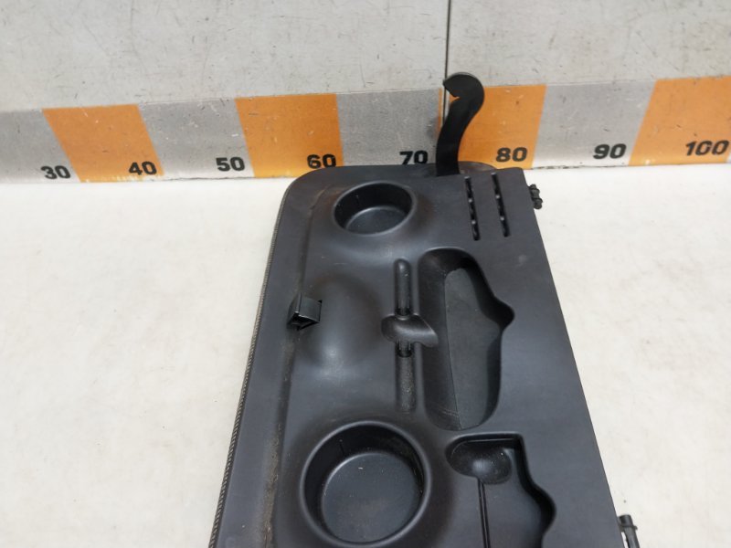 Крышка бардачка