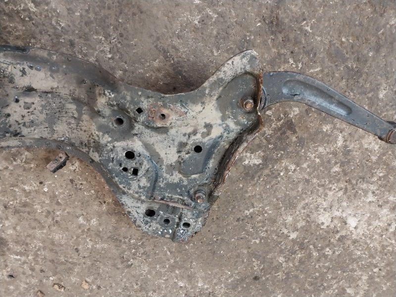 Балка подмоторная