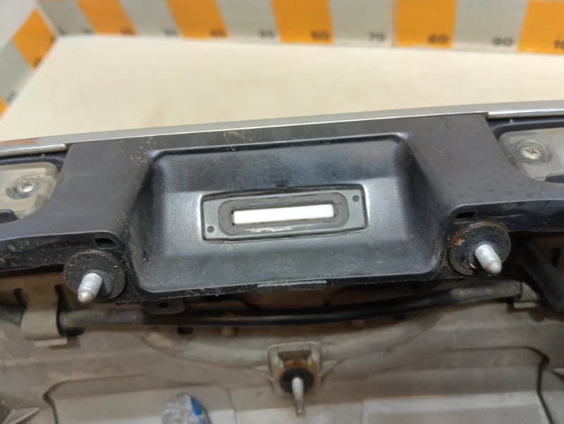 Накладка крышки багажника