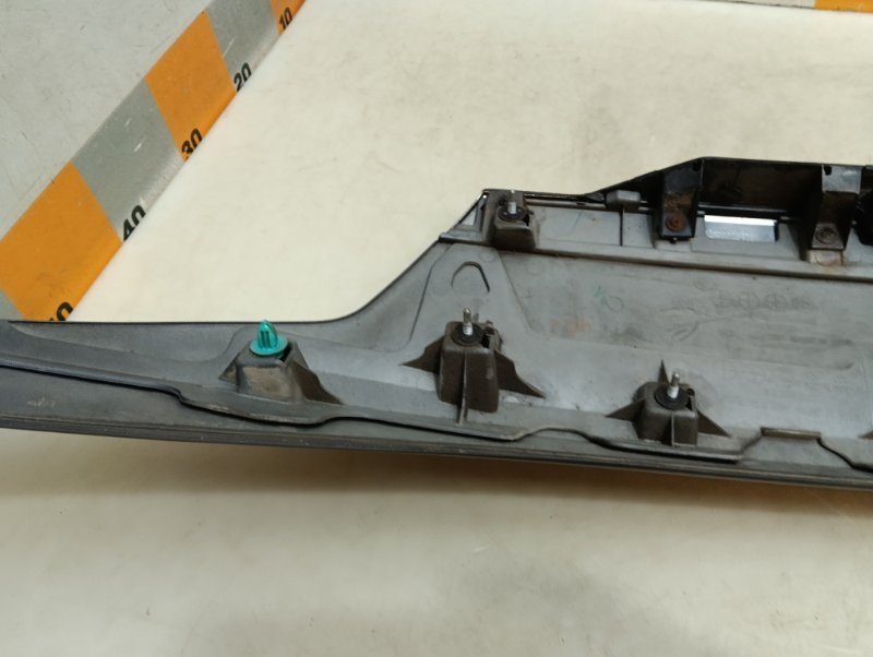 Накладка крышки багажника