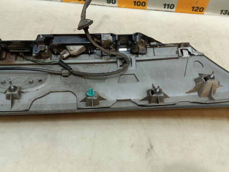 Накладка крышки багажника